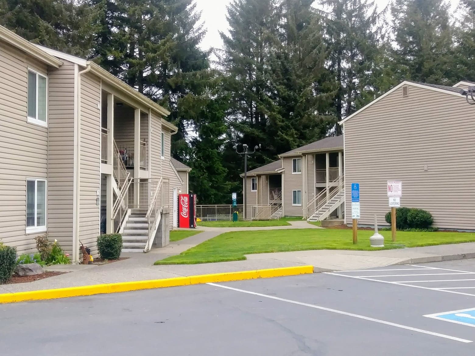 Forest Hills Manor Apartments, 2655 Frontage Rd, Reedsport, OR RENTCafé